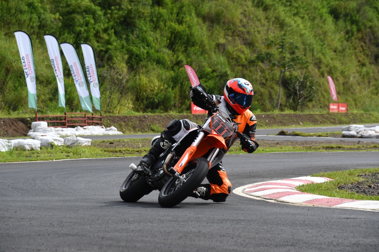 P1 Speedway exigió al máximo a los pilotos de AMA SuperBike CR